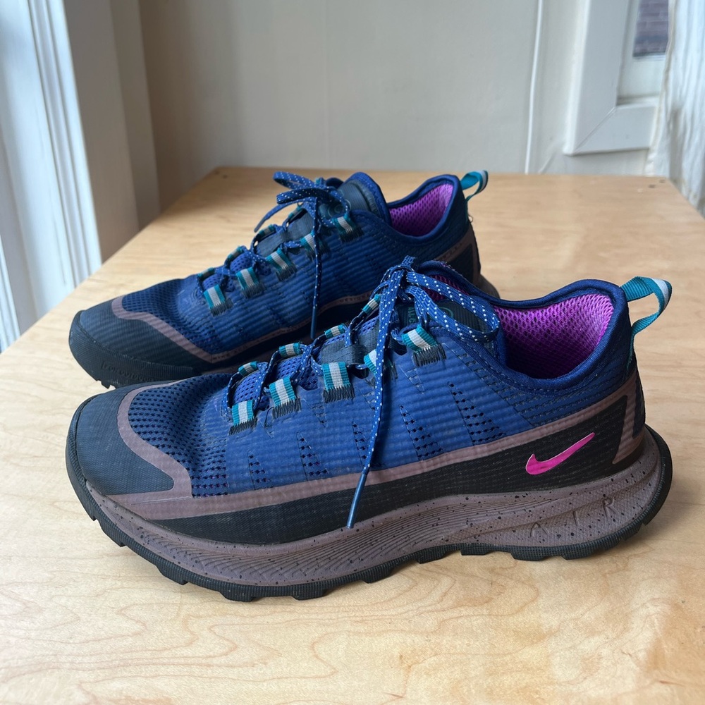 NIKE ACG NASU sneakers size 7.5 mens